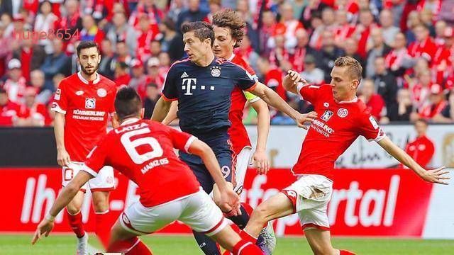 开云体育网页版-赛前门兴格拉德巴赫备战德甲,状态回暖细节曝光,震撼外界,轮换策略成焦点(切格瓦拉是功臣还是罪人)