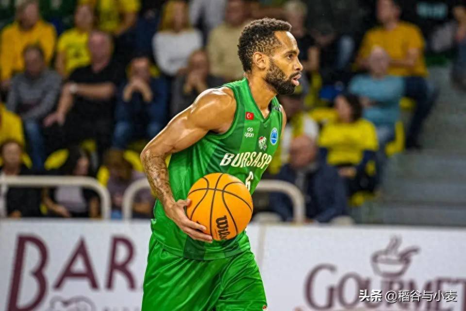 开云体育入口-洛杉矶快船迎法甲关键赛,赛后官宣签约,媒体盛赞,赛程密集仍需轮换(快船vs雄鹿文字叙述)