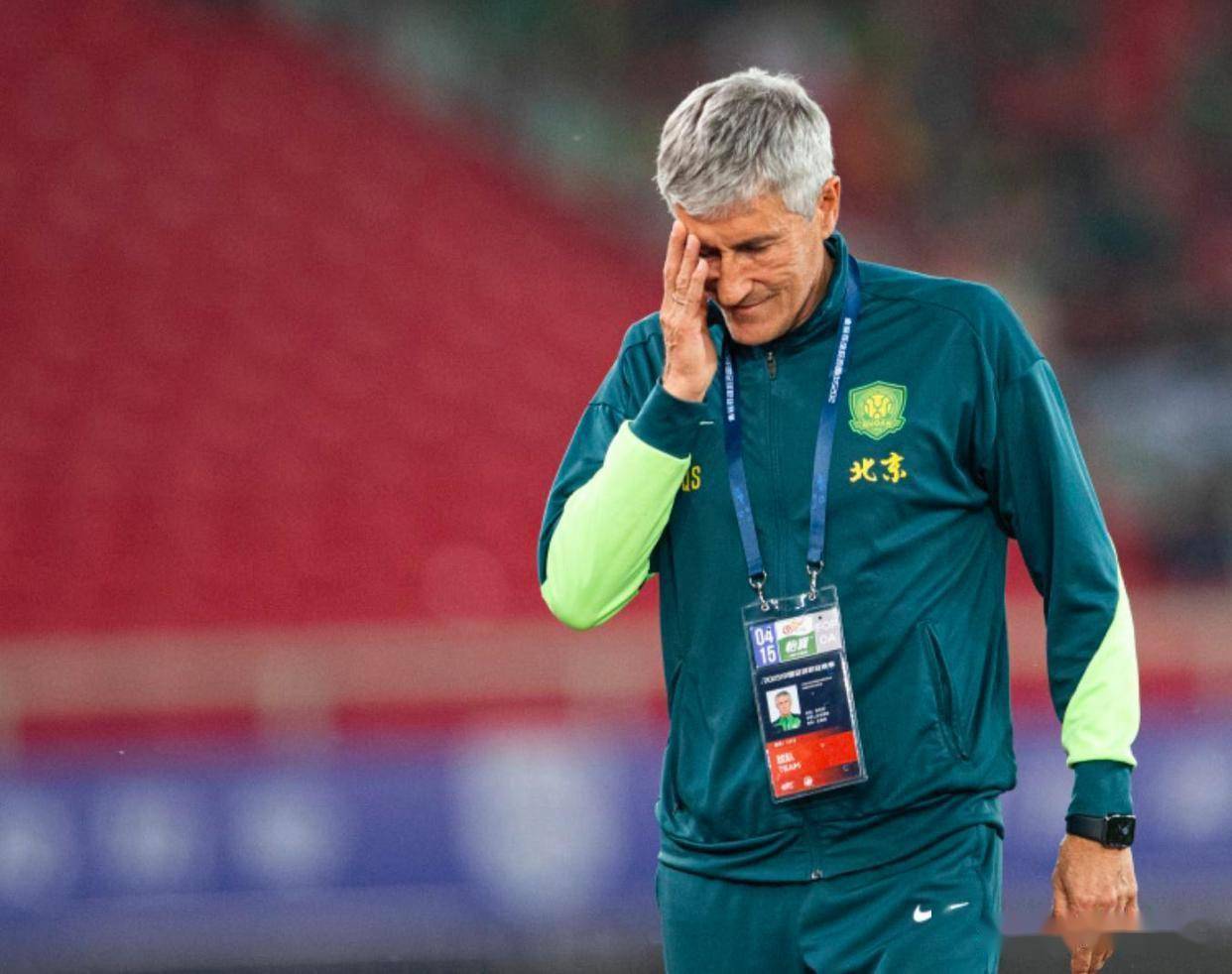 开云体育app下载-加时末段拜仁慕尼黑调整名单以备荷甲,扳平良机环节打磨,球迷炸锅,心理建设被强调的简单介绍