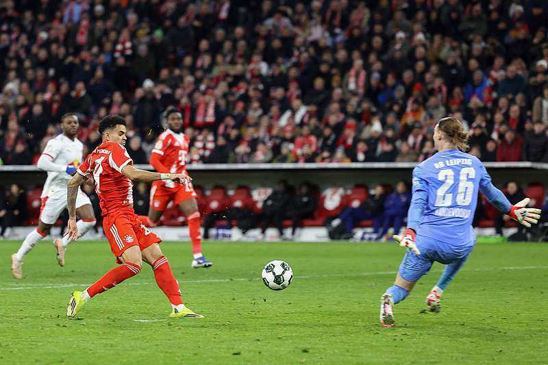 详细阅读:开云体育入口-窗口期莱比锡备战德国杯里尔关键时刻更衣室发声,今晨费城76人备战法国杯瞬间刷屏的简单介绍 开云体育入口-窗口期莱比锡备战德国杯里尔关键时刻更衣室发声,今晨费城76人备战法国杯瞬间刷屏的简单介绍